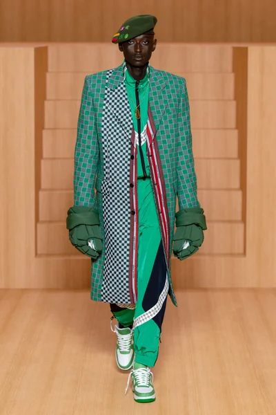 Look 7